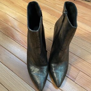 Jessica Simpson size 9 silver boots